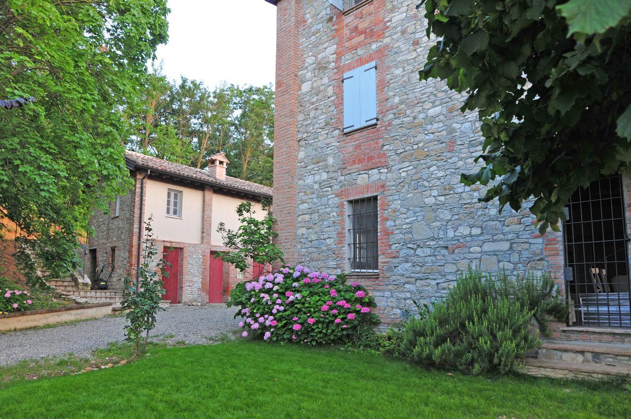 Bosco Dei Poveri Agazzano Bagian luar foto